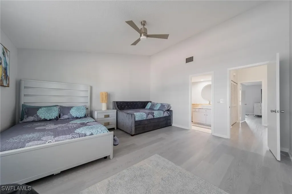 820 Meadowland Drive Naples FL 34108