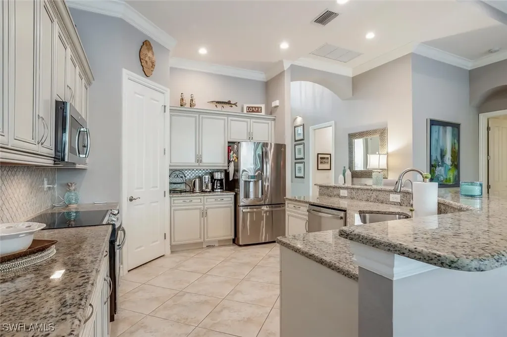 7315 Lantana Circle N Naples FL 34119