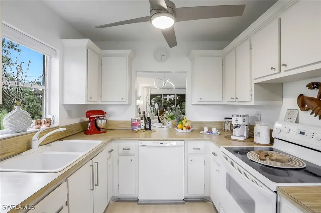 1056 Forest Lakes Drive Naples FL 34105