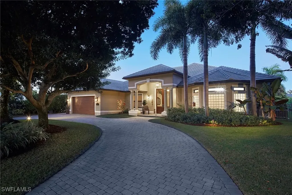 1900 Tiller Terrace Naples FL 34102