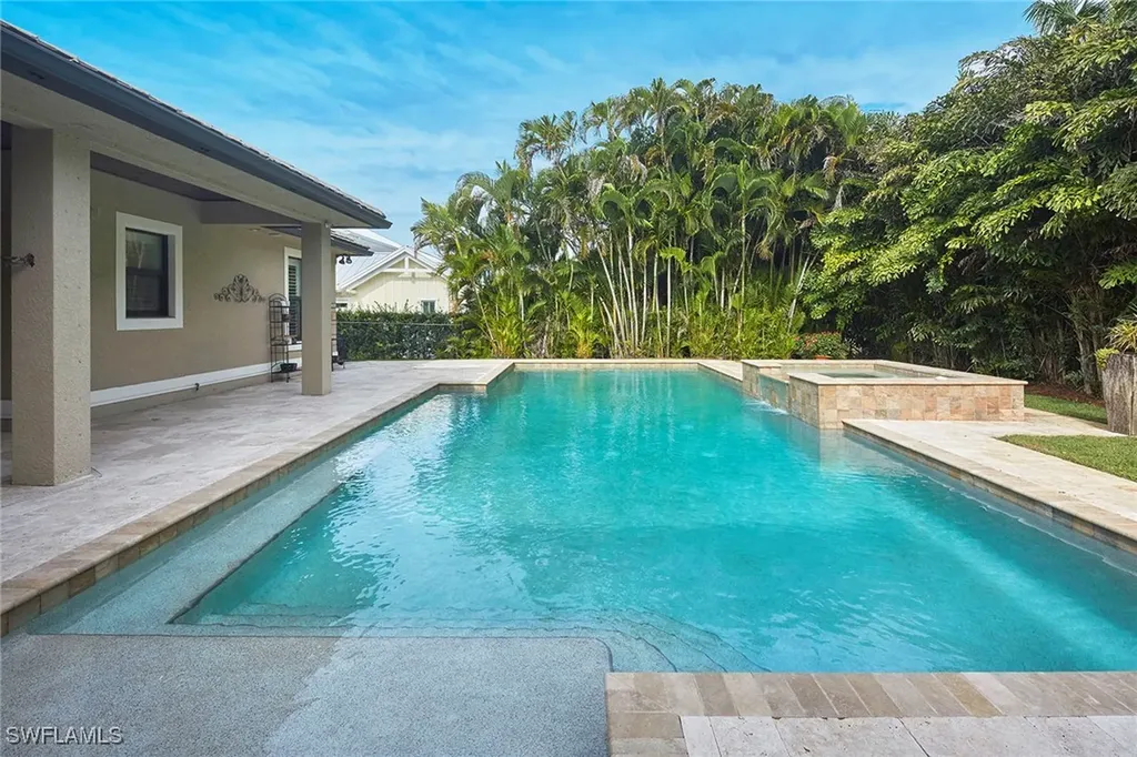 1900 Tiller Terrace Naples FL 34102