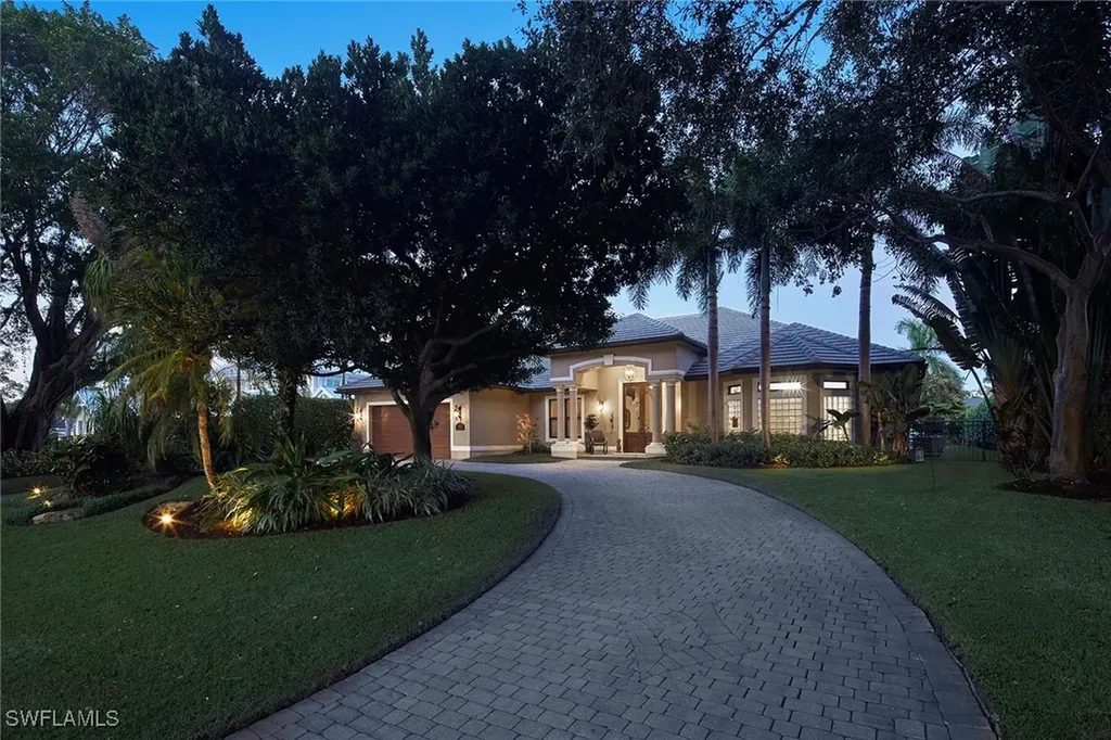 1900 Tiller Terrace Naples FL 34102