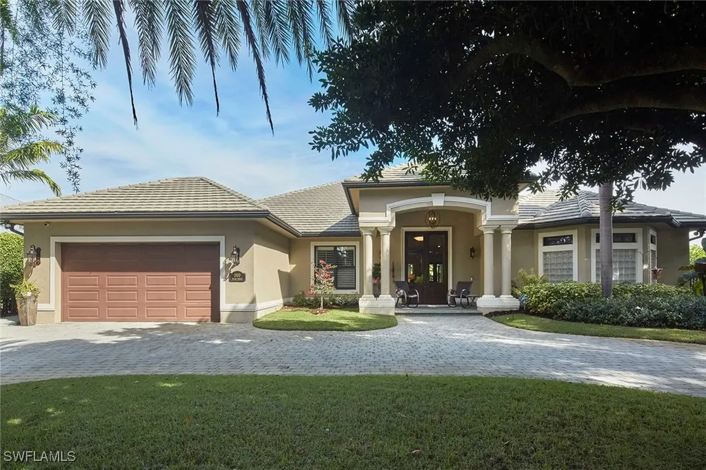 1900 Tiller Terrace Naples FL 34102
