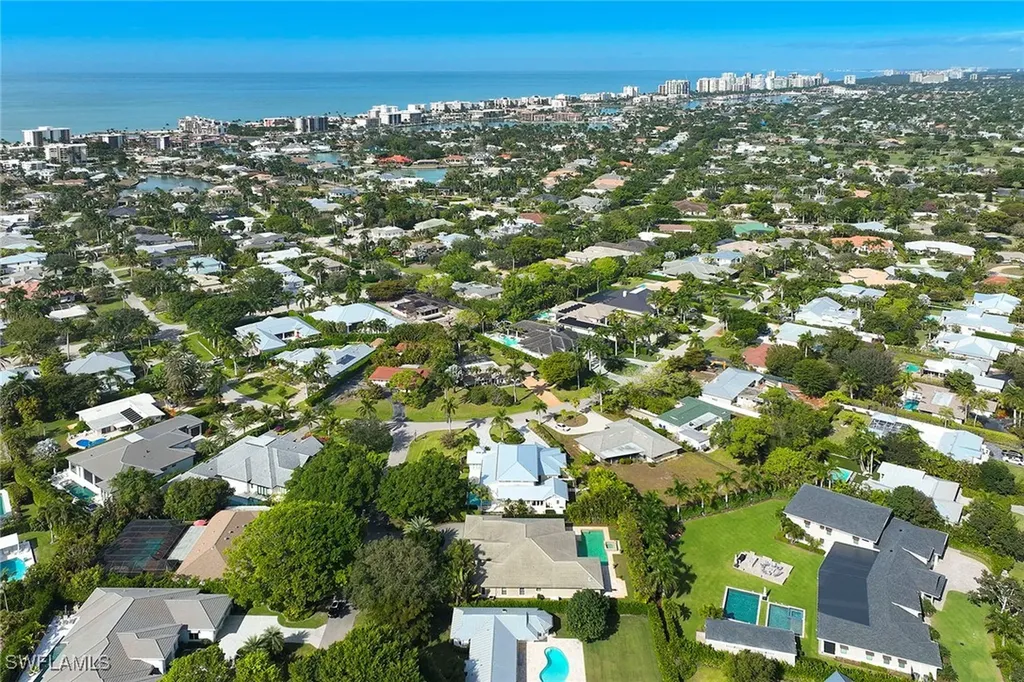 1900 Tiller Terrace Naples FL 34102