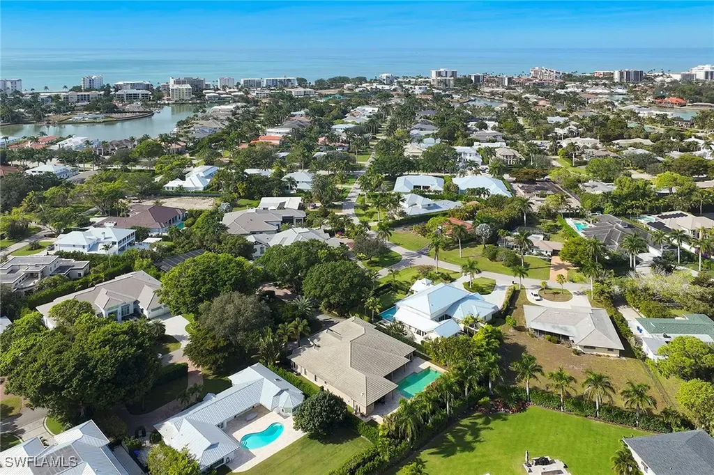 1900 Tiller Terrace Naples FL 34102