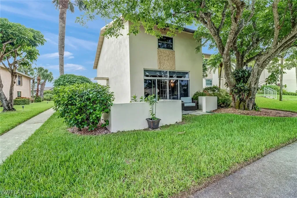 185 Cypress Way E Naples FL 34110