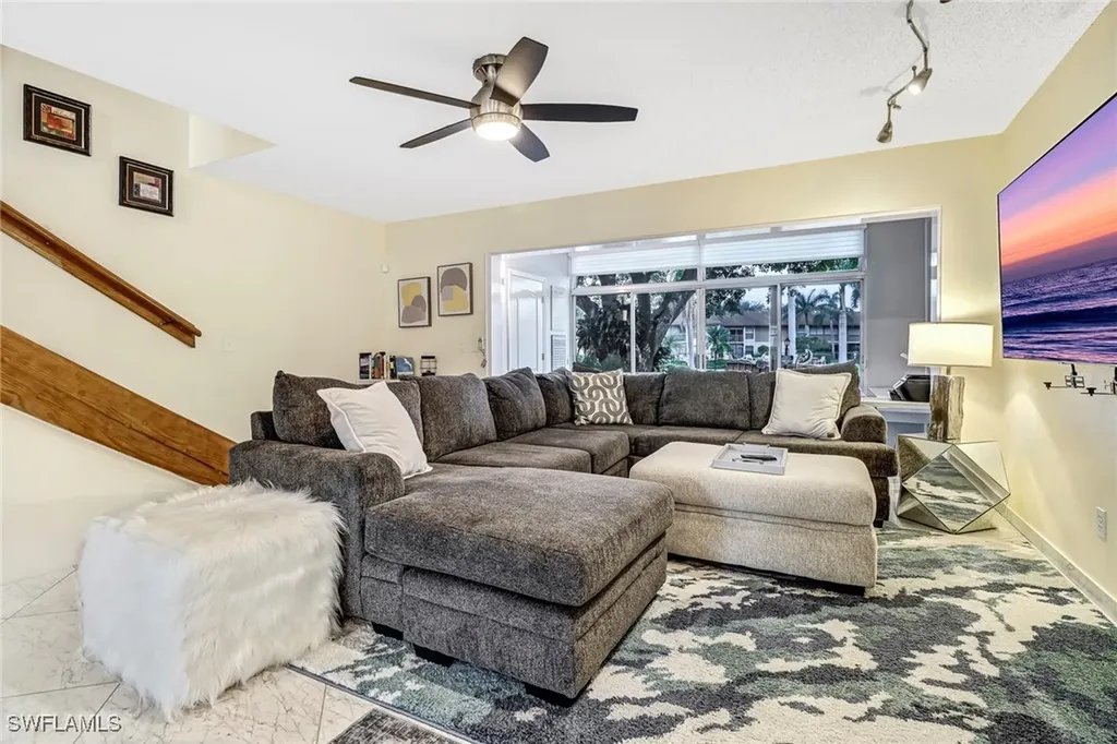 185 Cypress Way E Naples FL 34110