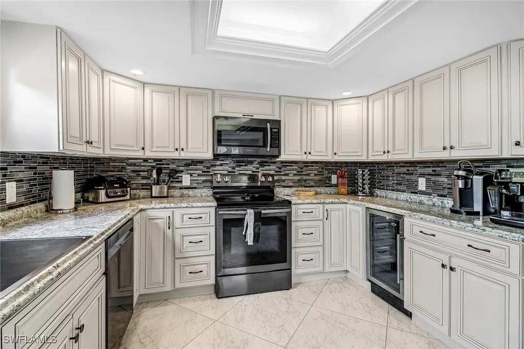 185 Cypress Way E Naples FL 34110