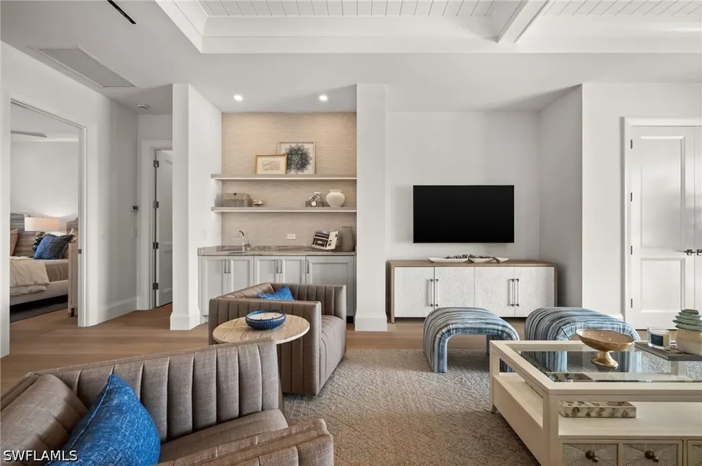 809 Wedge Drive Naples FL 34103