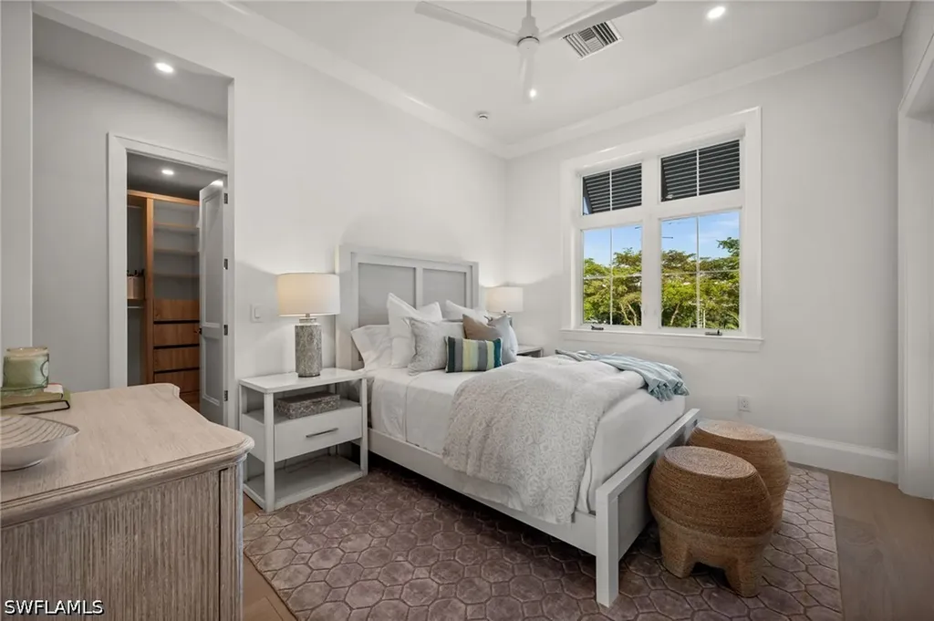 809 Wedge Drive Naples FL 34103