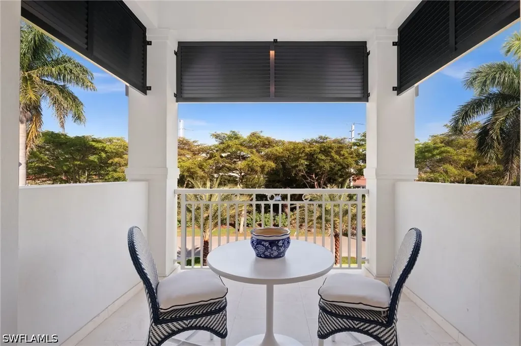 809 Wedge Drive Naples FL 34103