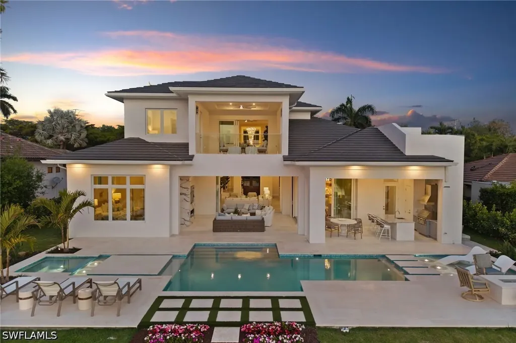 809 Wedge Drive Naples FL 34103