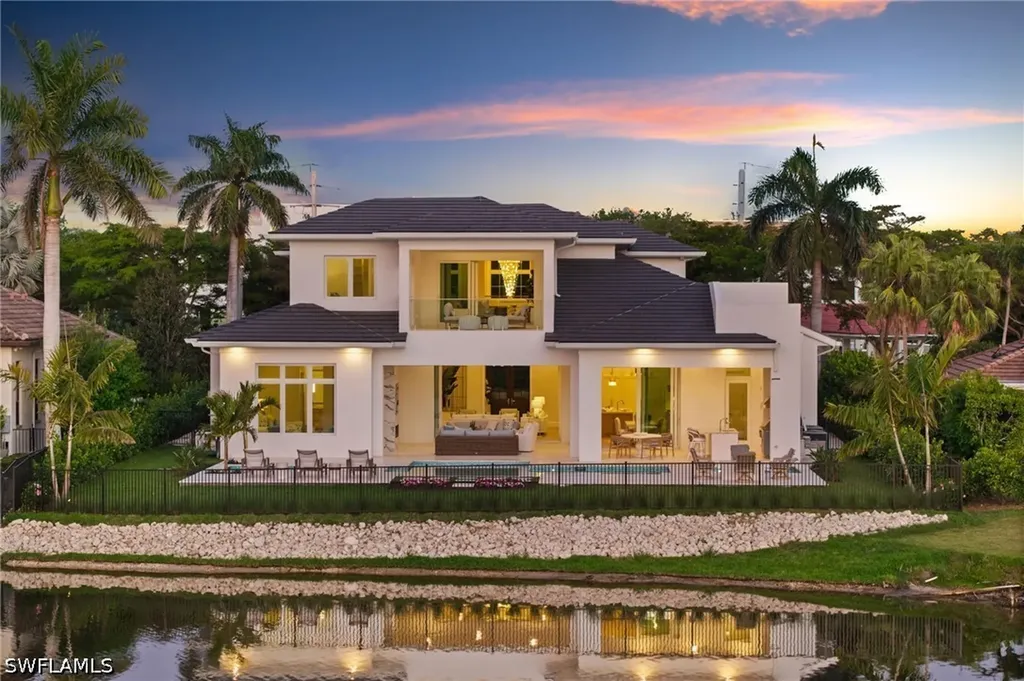 809 Wedge Drive Naples FL 34103
