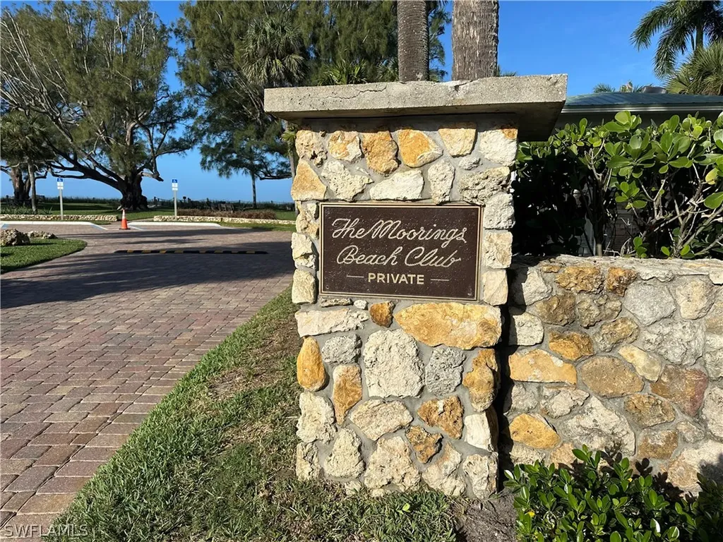 809 Wedge Drive Naples FL 34103