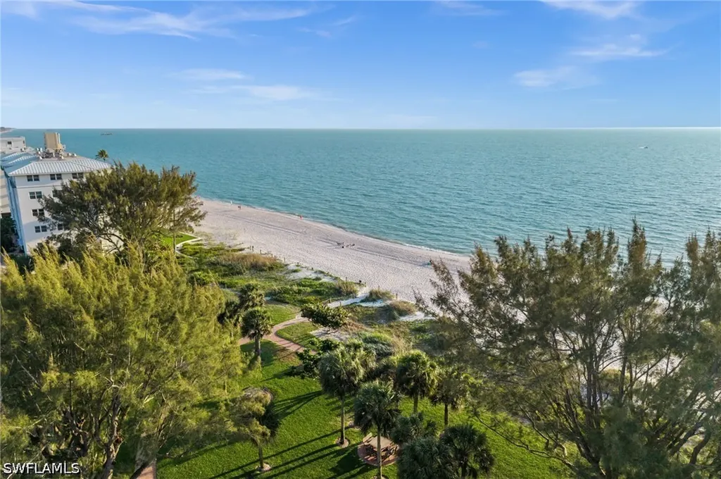 809 Wedge Drive Naples FL 34103