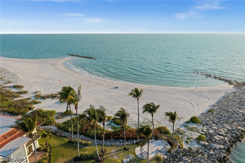 809 Wedge Drive Naples FL 34103