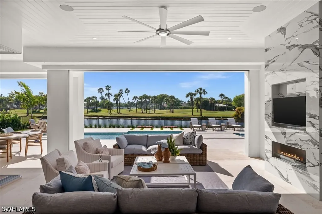809 Wedge Drive Naples FL 34103