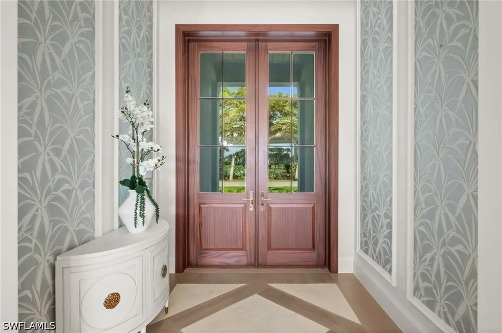 809 Wedge Drive Naples FL 34103