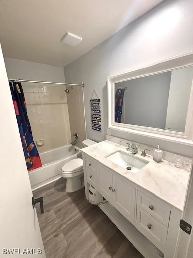 5656 Woodmere Lake Circle Naples FL 34112