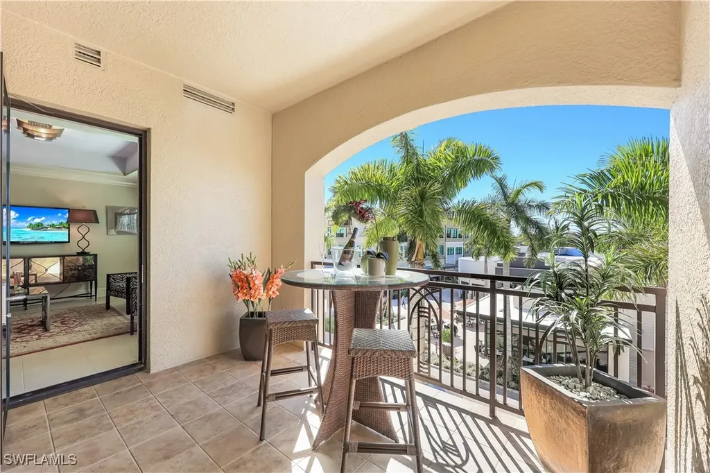 9115 Strada Place Naples FL 34108