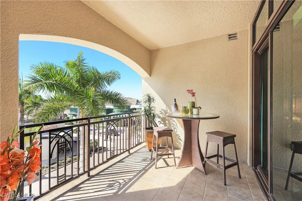 9115 Strada Place Naples FL 34108