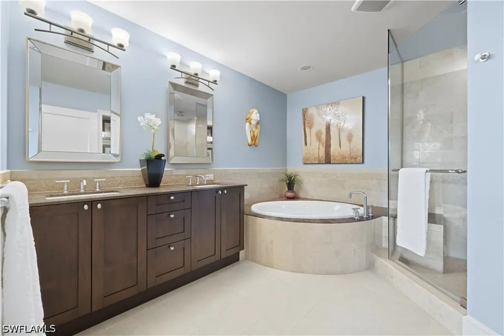 9115 Strada Place Naples FL 34108