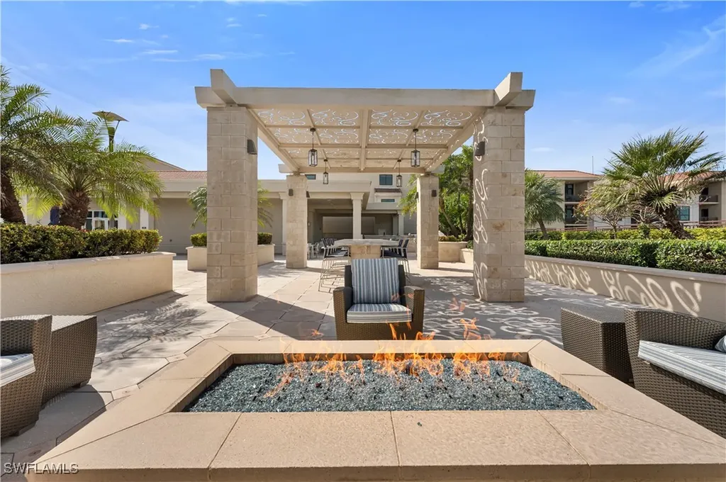 9115 Strada Place Naples FL 34108