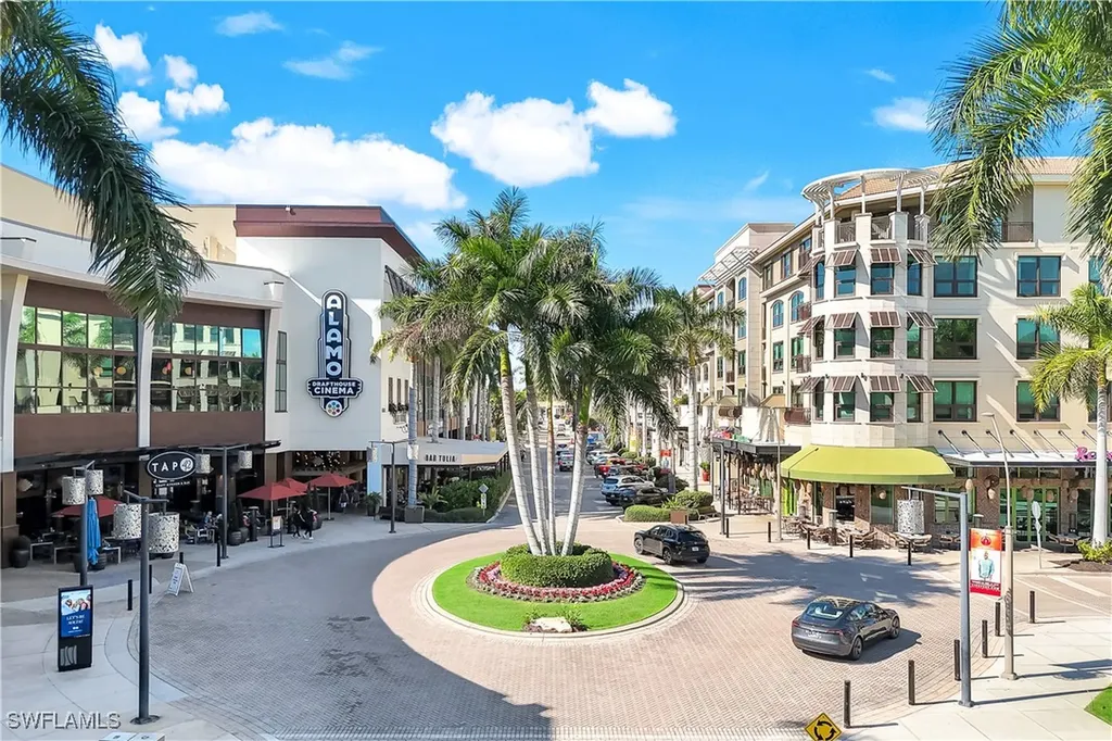 9115 Strada Place Naples FL 34108