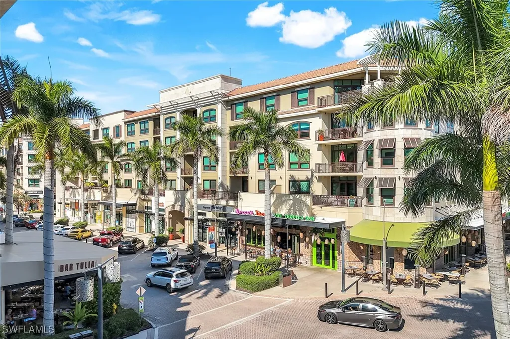 9115 Strada Place Naples FL 34108