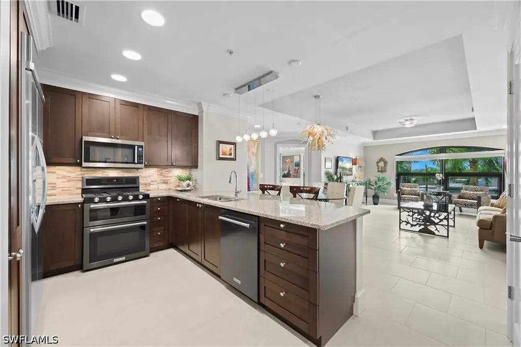9115 Strada Place Naples FL 34108
