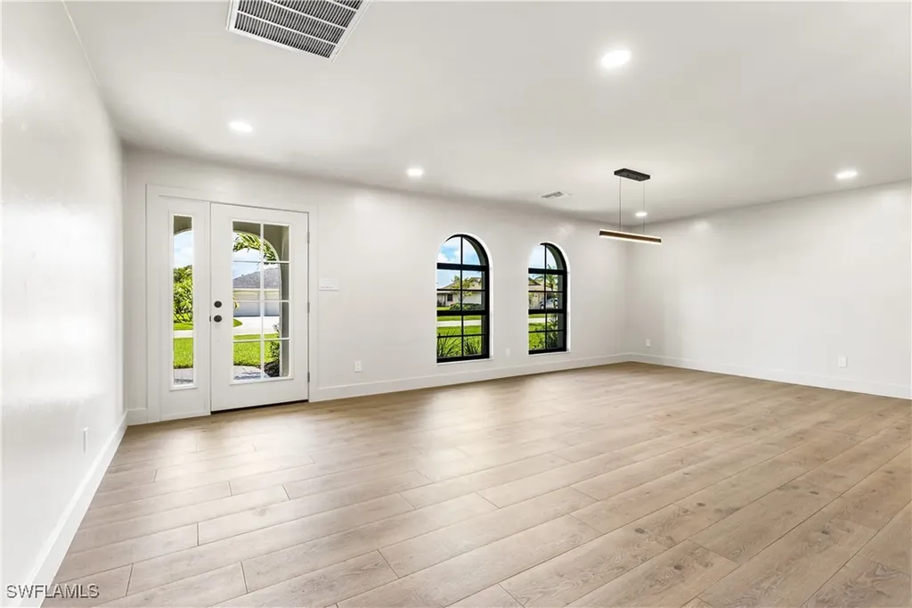 1911 Princess Court Naples FL 34110