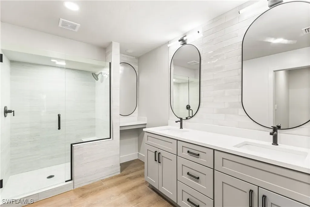 1911 Princess Court Naples FL 34110