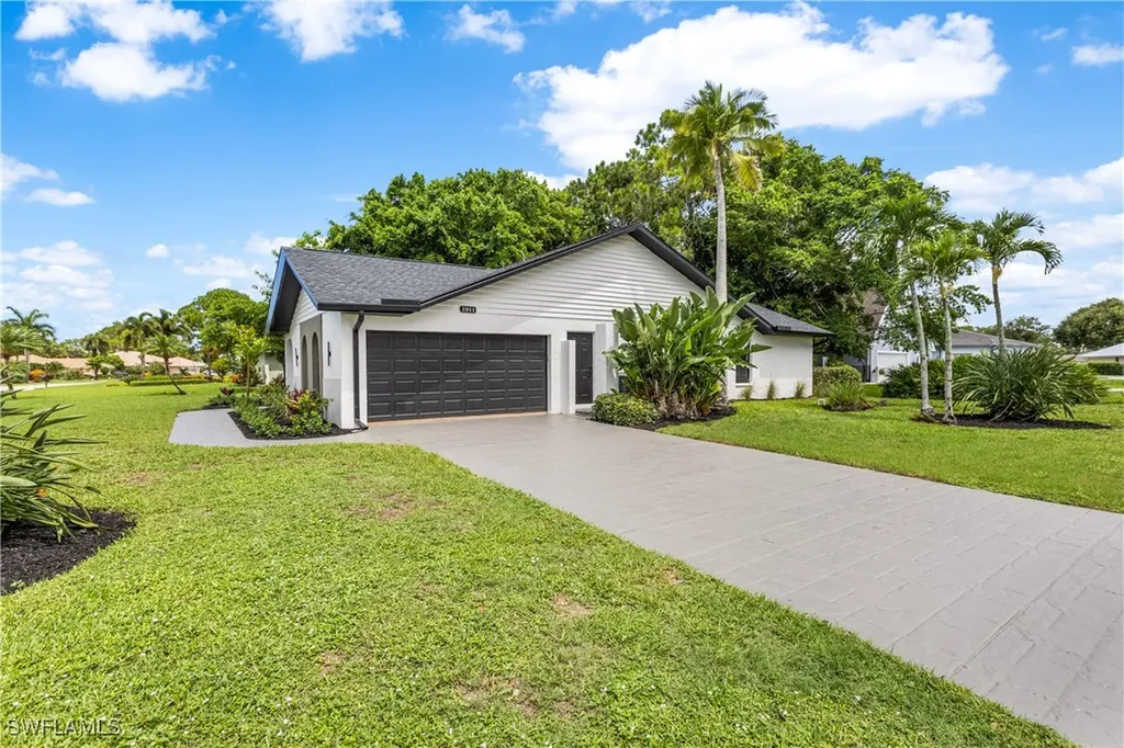 1911 Princess Court Naples FL 34110