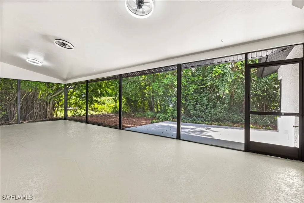 1911 Princess Court Naples FL 34110