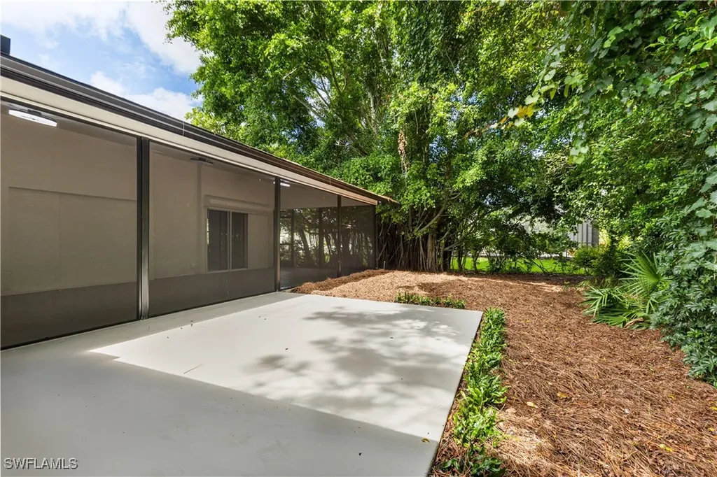 1911 Princess Court Naples FL 34110