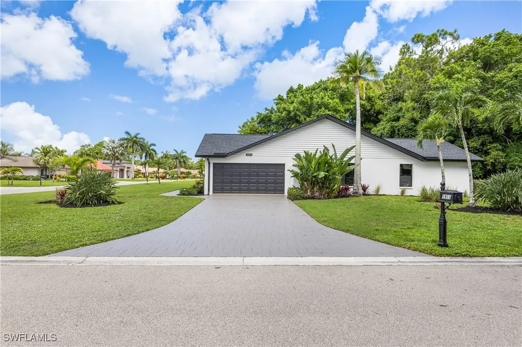 1911 Princess Court Naples FL 34110