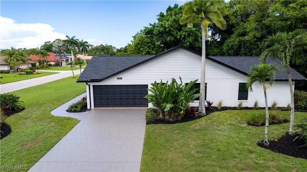 1911 Princess Court Naples FL 34110
