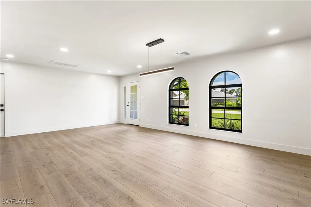 1911 Princess Court Naples FL 34110