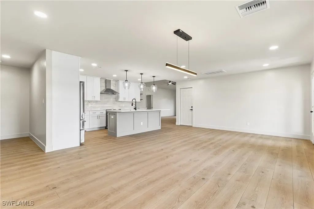 1911 Princess Court Naples FL 34110