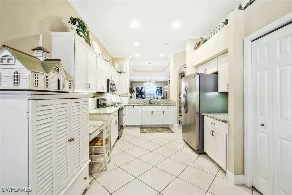 6679 Castlelawn Place Naples FL 34113