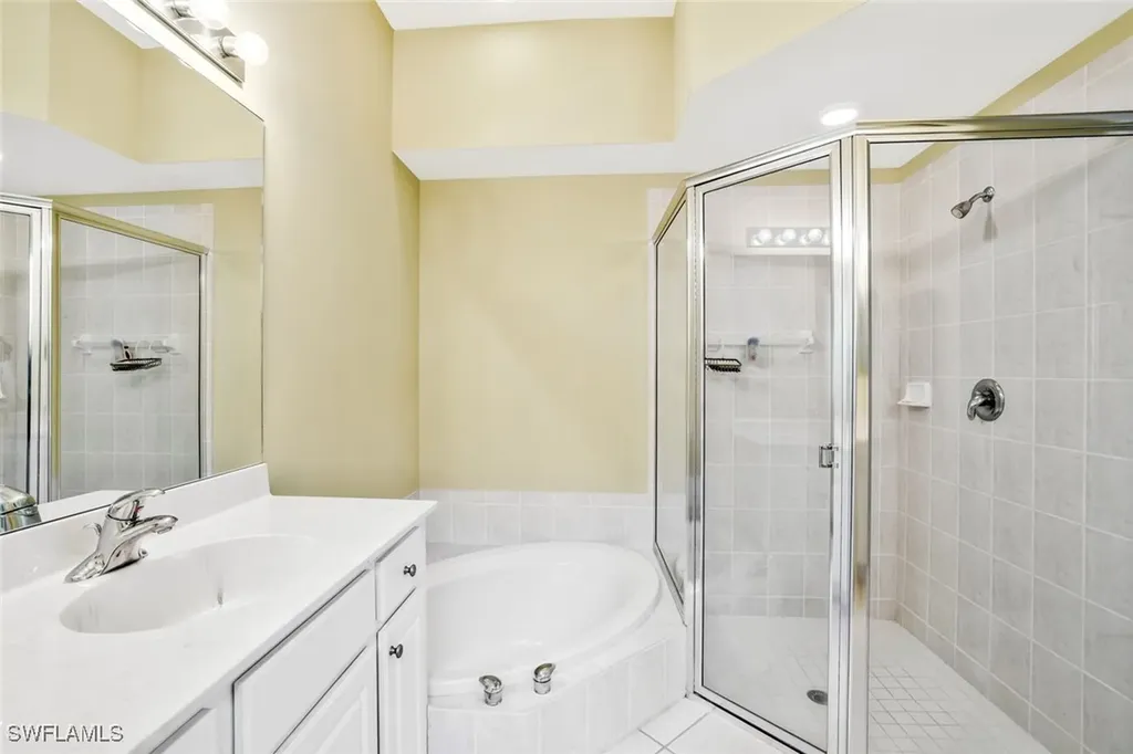 6679 Castlelawn Place Naples FL 34113