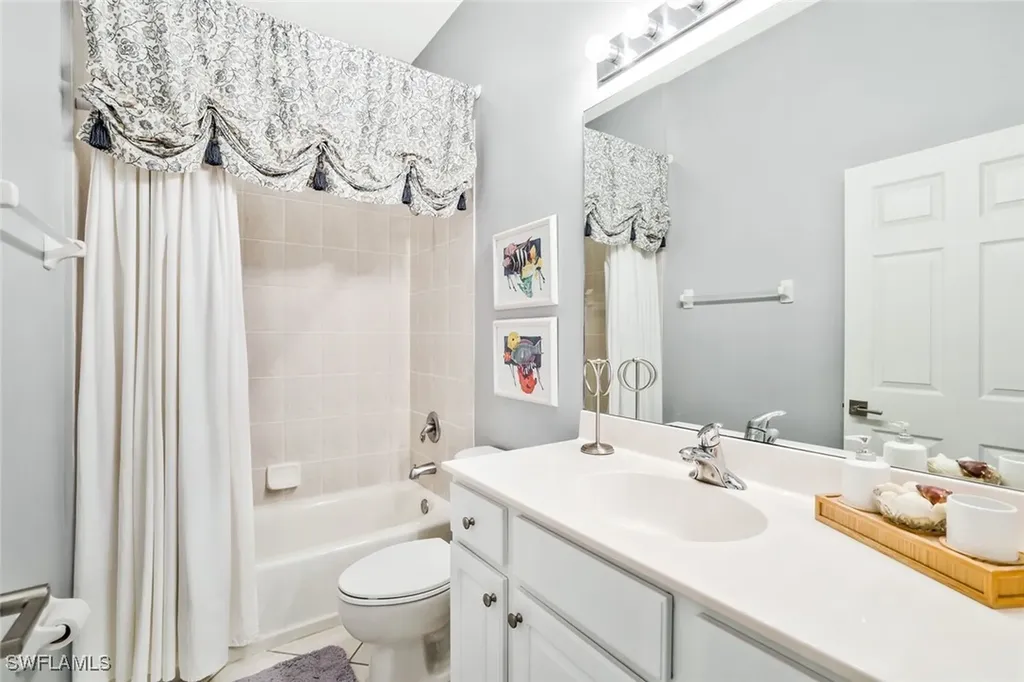 6679 Castlelawn Place Naples FL 34113