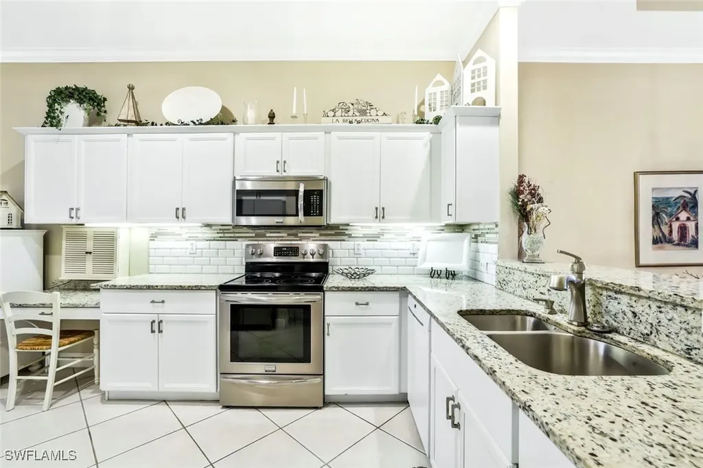 6679 Castlelawn Place Naples FL 34113
