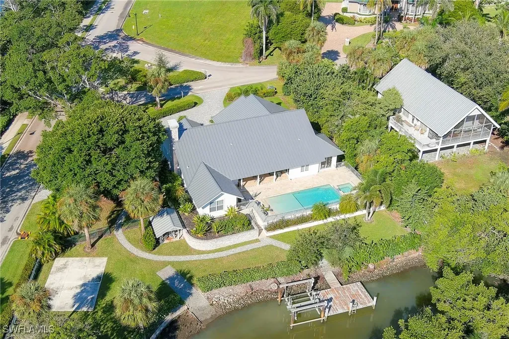 5042 Seahorse Avenue Naples FL 34103