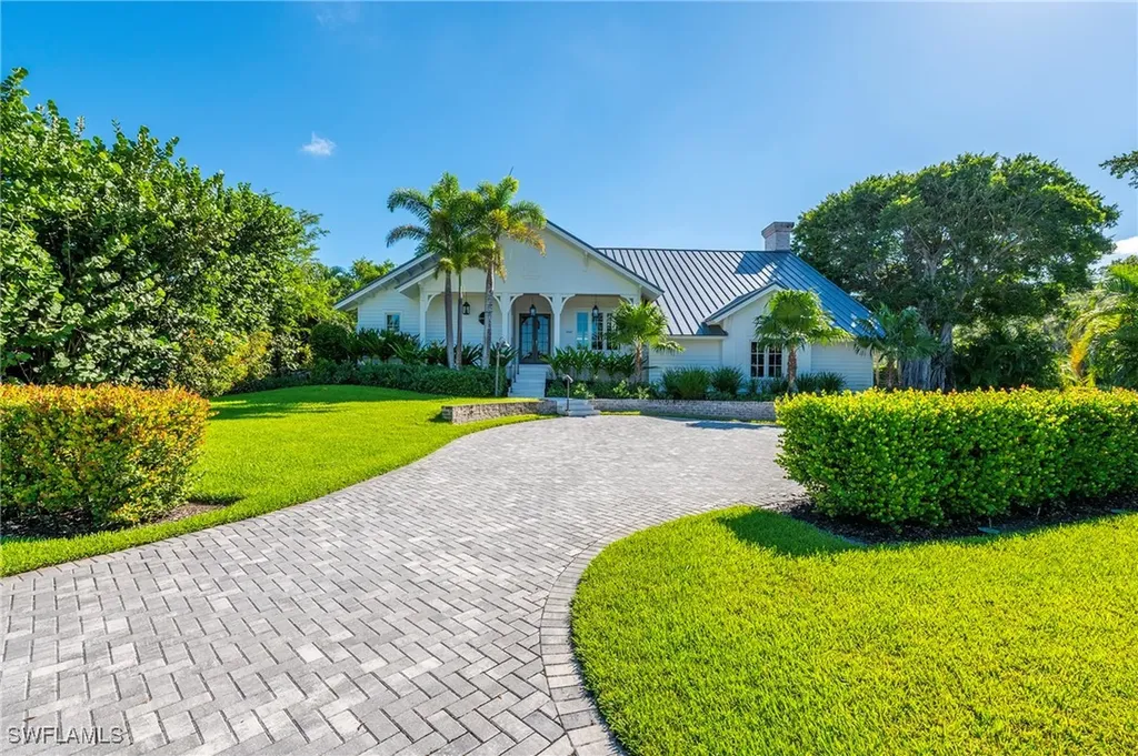5042 Seahorse Avenue Naples FL 34103