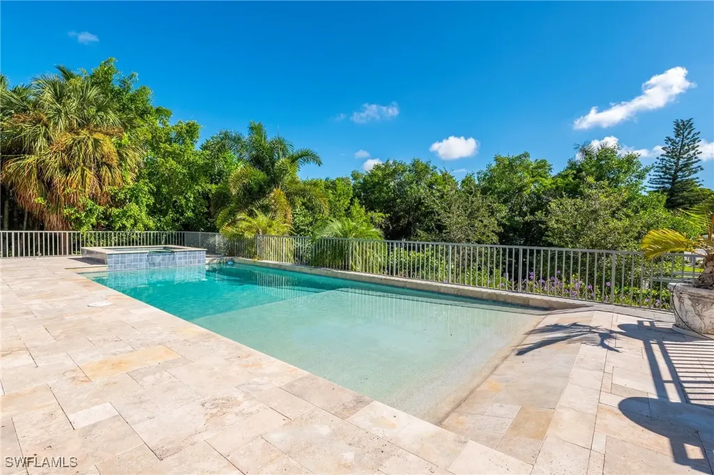 5042 Seahorse Avenue Naples FL 34103