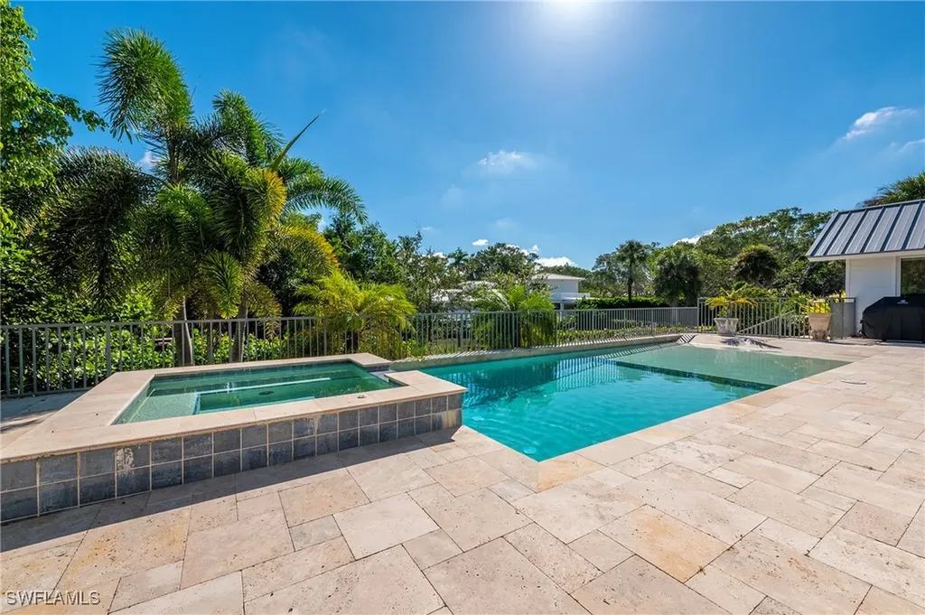 5042 Seahorse Avenue Naples FL 34103