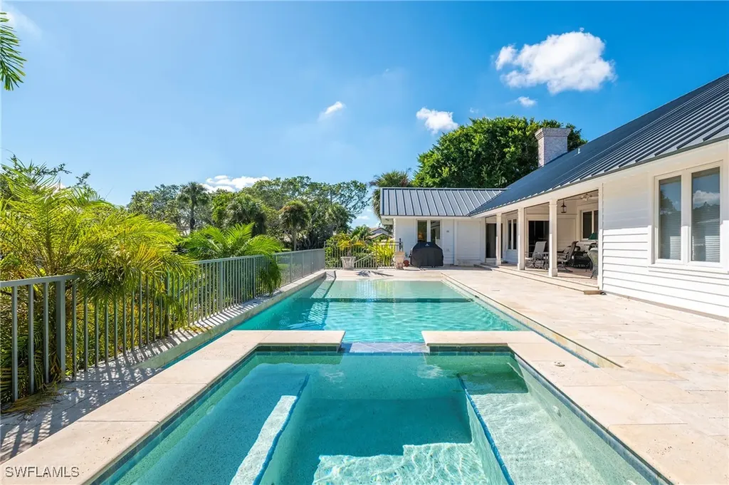 5042 Seahorse Avenue Naples FL 34103