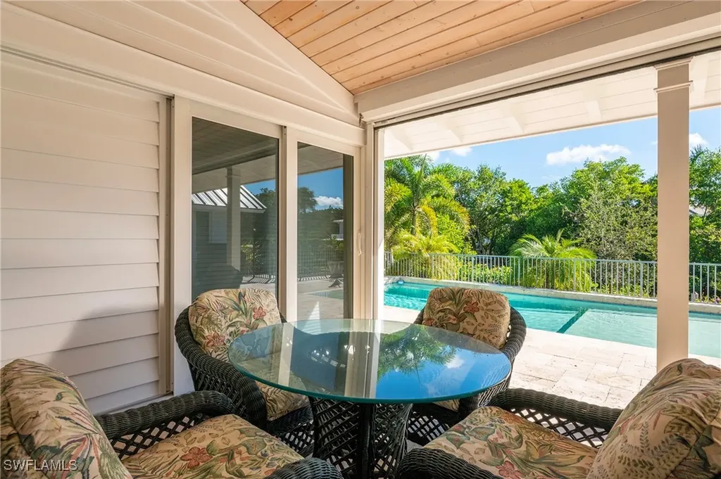 5042 Seahorse Avenue Naples FL 34103
