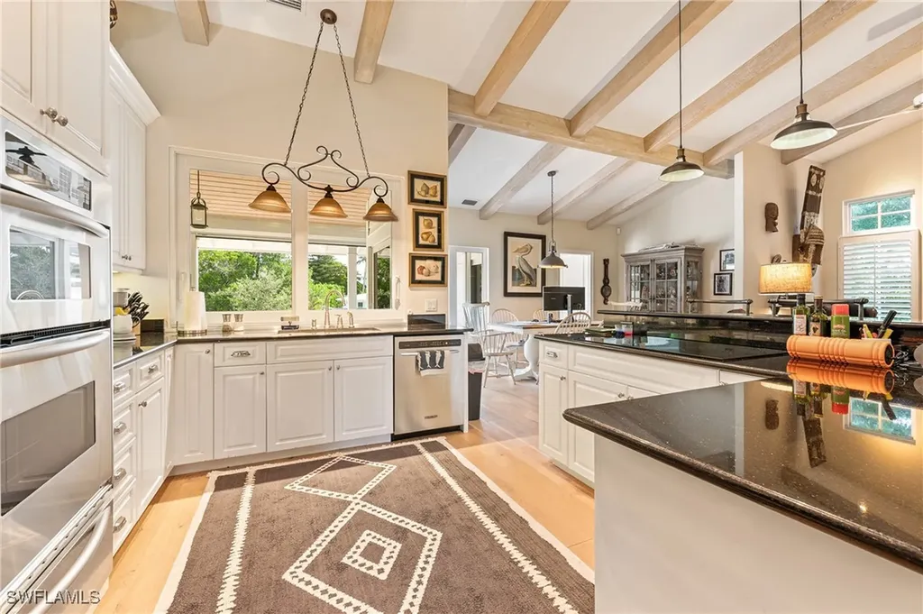 5042 Seahorse Avenue Naples FL 34103